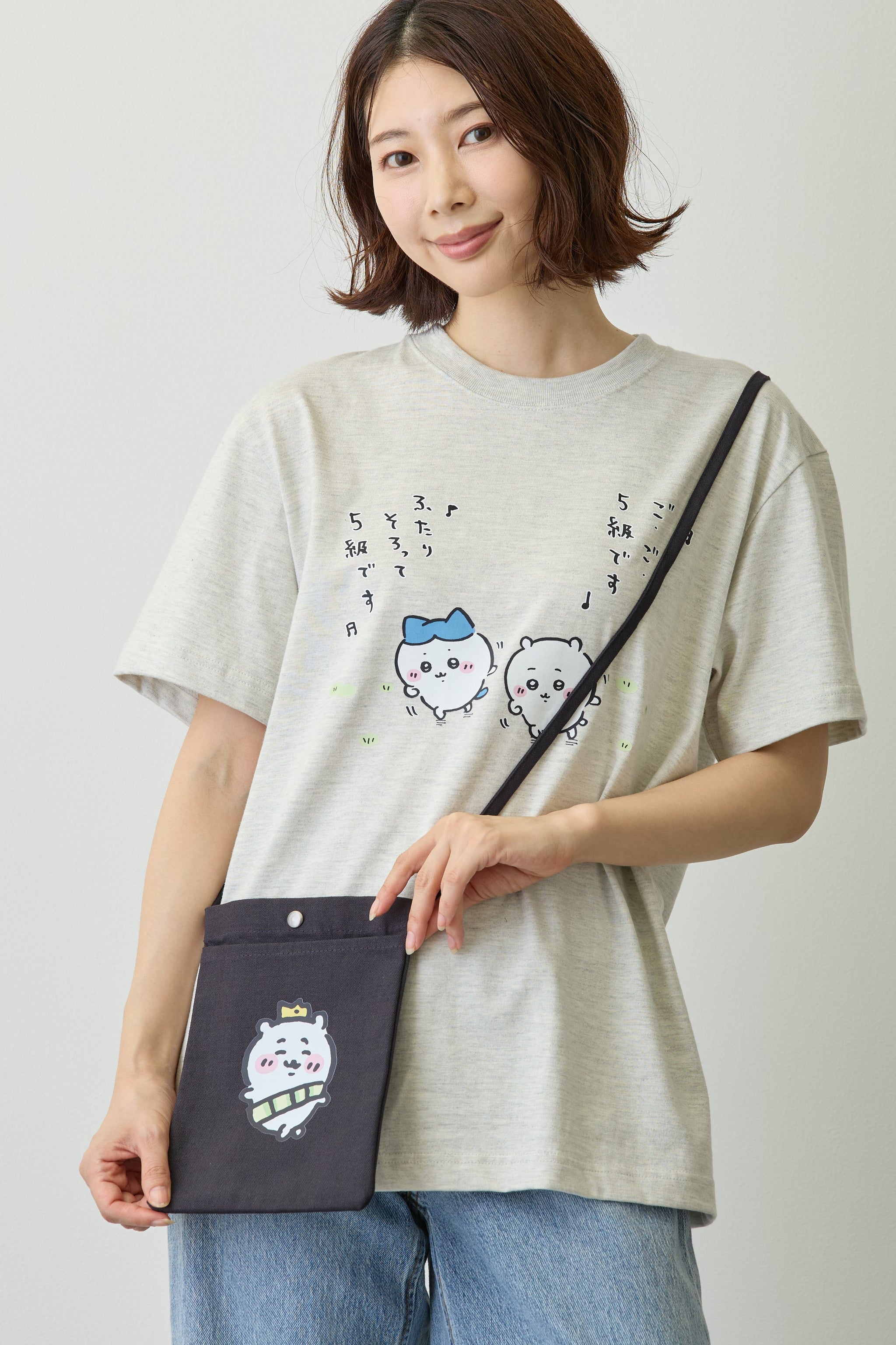 ちいかわ 王冠もあった方がッ… ポケット付きサコッシュ – Talking ODM